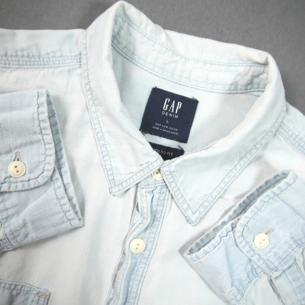 Gap Light Wash Standard Fit Long Sleeve Dual Pocket Men Button Down Shirt L FLAW